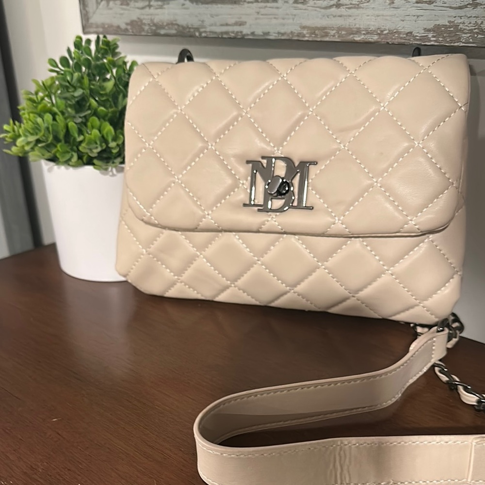 Badgley Mischka Cream Quilted Crossbody Bag